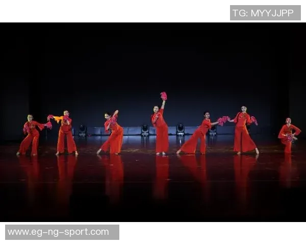 足球英雄舞蹈视频展现激情与魅力让我们一起感受运动与艺术的完美结合